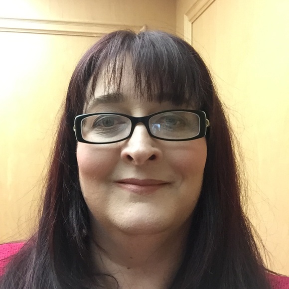 Meet your Posher, Lynne - Picture 1 of 1